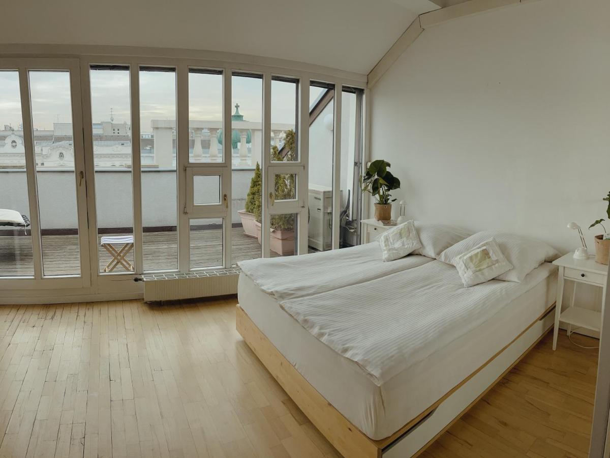 Luxury 150M2 Suite In Most Desirable Area Of Historic Central Wina Bagian luar foto
