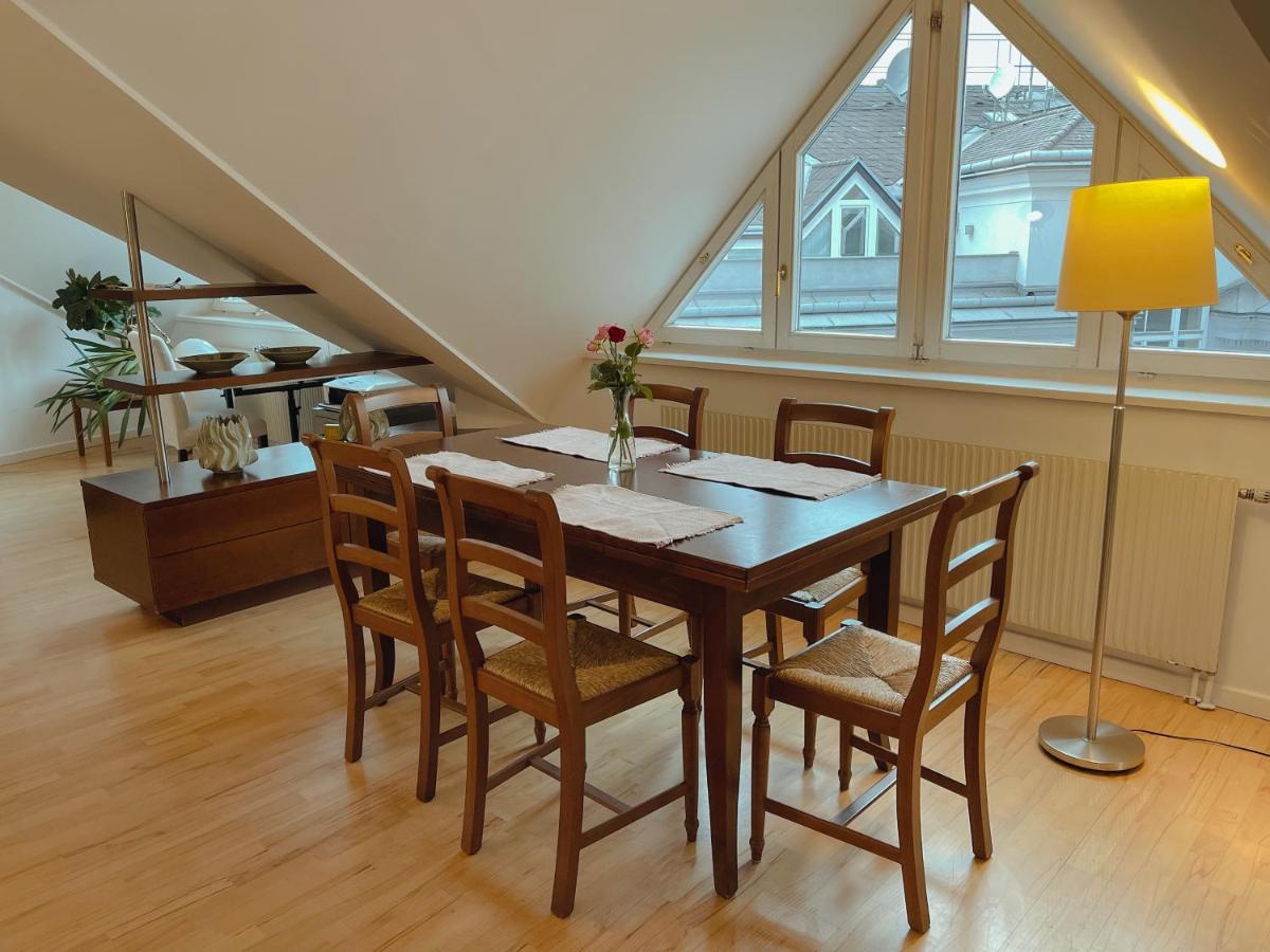 Luxury 150M2 Suite In Most Desirable Area Of Historic Central Wina Bagian luar foto